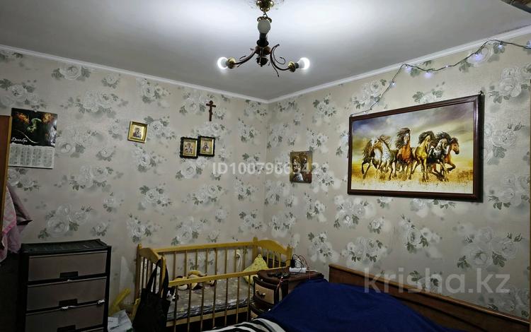 4-бөлмелі пәтер · 60 м² · 5/5 қабат, Поповича 2 90, бағасы: 23 млн ₸ в Уральске — фото 2