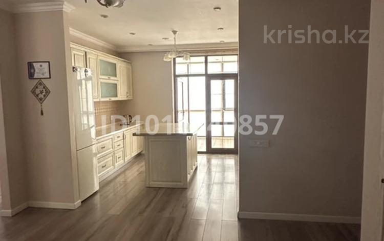 4-бөлмелі пәтер · 200 м² · 1/12 қабат, мкр Самал-3 49, бағасы: 1.2 млн ₸ в Алматы, Медеуский р-н — фото 2
