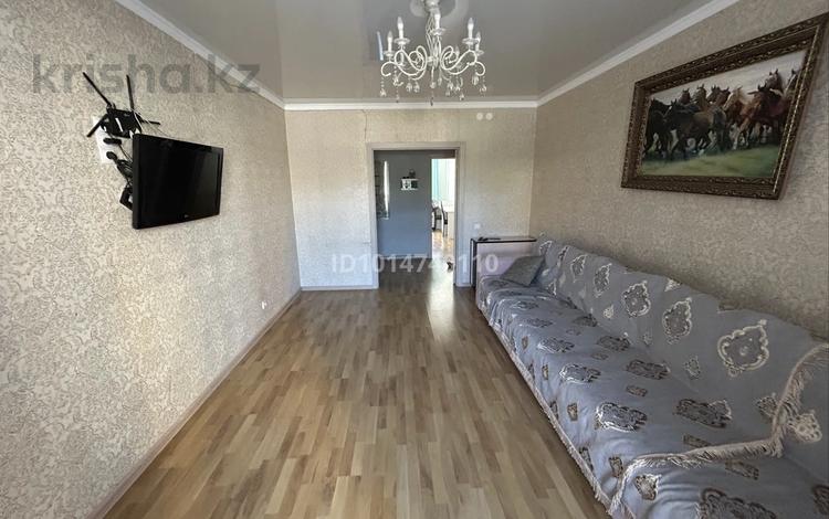 3-комнатная квартира · 92 м² · 1/9 этаж, мкр Юго-Восток, проспект Шахтеров 23/7 — Угол проспекта Шахтеров и проспекта Строителей за 43 млн ₸ в Караганде, Казыбек би р-н — фото 2