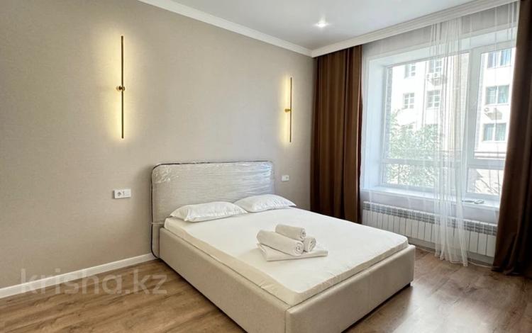 1-бөлмелі пәтер, 40 м² тәулік бойы, Туран 40/1, бағасы: 15 000 〒 в Астане, Есильский р-н — фото 2