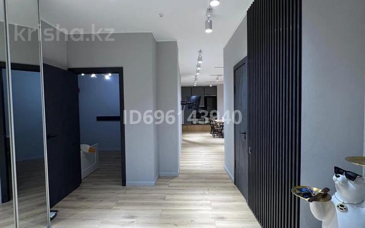 2-бөлмелі пәтер · 70 м² · 24/25 қабат, мкр 11 112а, бағасы: ~ 24 млн ₸ в Актобе — фото 2
