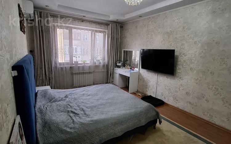 3-бөлмелі пәтер · 65 м² · 2/5 қабат, мкр Айнабулак-1, бағасы: 46 млн ₸ в Алматы, Жетысуский р-н — фото 2