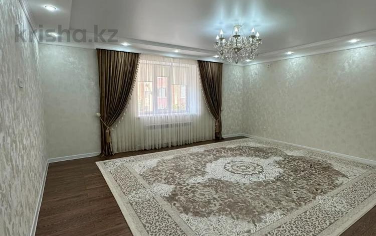 4-бөлмелі пәтер · 150 м² · 2/5 қабат, Алтын орда ш/а. 10, бағасы: 68.7 млн ₸ в Актобе, мкр. Алтын орда — фото 5