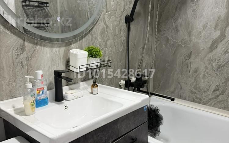 2-бөлмелі пәтер · 50 м² · 1/5 қабат, Сортировка Локомотивная 131, бағасы: 120 000 ₸ в Караганде, Алихана Бокейханова р-н — фото 2