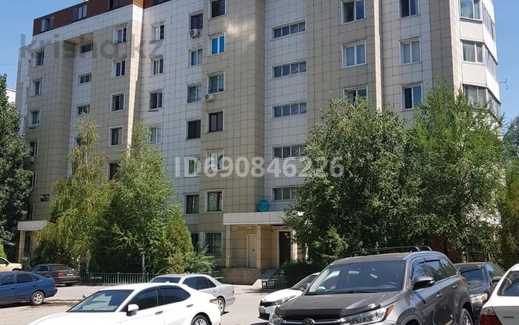 2-комнатная квартира, 62 м², 3/8 этаж помесячно, Алтын ауыл 8