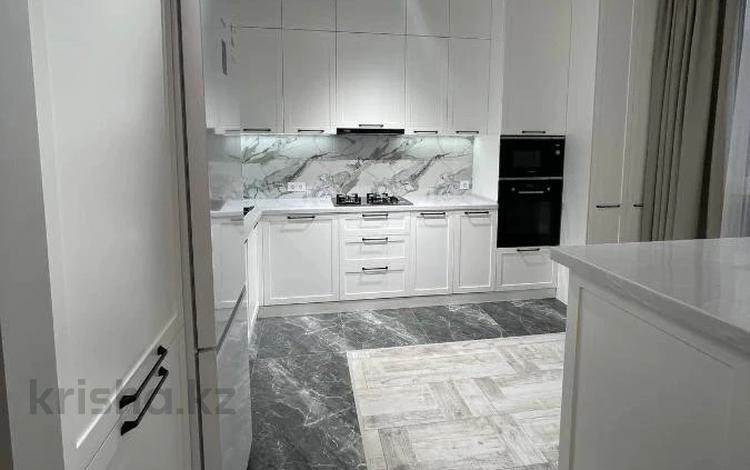 3-комнатная квартира · 120 м² · 2/3 этаж, Аль- Фараби за 1.4 млн ₸ в Алматы, Медеуский р-н — фото 2