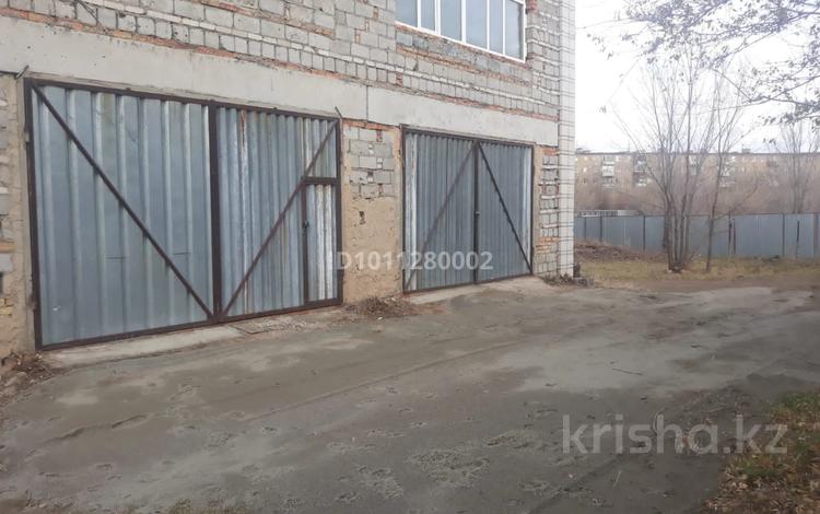 Свободное назначение, офисы, магазины и бутики, склады, общепит, салоны красоты, бани, гостиницы и зоны отдыха, медцентры и аптеки, образование, развлечения · 400 м² за 50 млн 〒 в Степногорске — фото 2