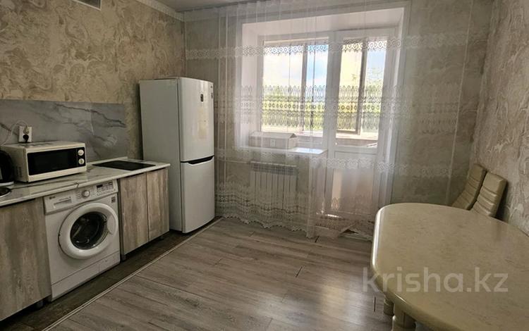 2-бөлмелі пәтер · 60 м² · 2/9 қабат, пр. Абылай Хана 1/3, бағасы: 28.5 млн ₸ в Кокшетау — фото 2