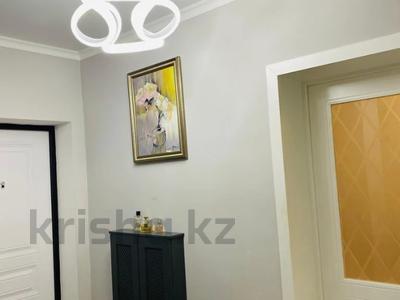 3-комнатная квартира · 77 м² · 8/12 этаж, мкр Самал-3, Аль-Фараби — Достык за 72 млн 〒 в Алматы, Медеуский р-н