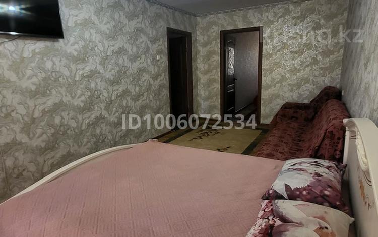2-комнатная квартира · 48 м² · 2/5 этаж, Аубакир Кердери 141 — Алмазова за 13 000 ₸ в Уральске, мкр Школьник — фото 2