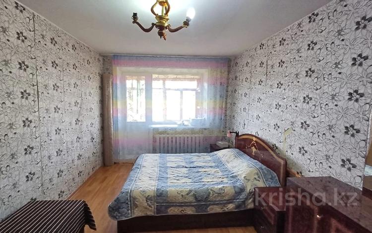 3-комнатная квартира · 61.1 м² · 5/5 этаж, Майкудук, 14й микрорайон за 10 млн ₸ в Караганде, Алихана Бокейханова р-н — фото 2