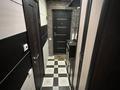 2-бөлмелі пәтер · 45 м² · 3/5 қабат, ул. Курмангазы 175, бағасы: 16.5 млн ₸ в Уральске, мкр Школьник — фото 6