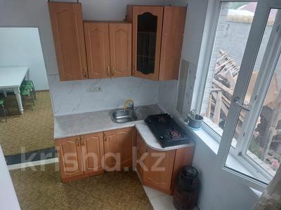 Отдельный дом · 3 комнаты · 70 м², мкр Думан-1 — Хан Тенгри за 250 000 〒 в Алматы, Медеуский р-н