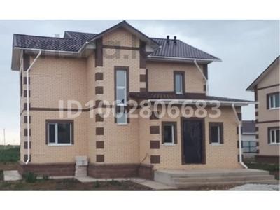 Жеке үй · 4 бөлме · 138 м², мкр Уркер 1 — ул 648, бағасы: 1 млн 〒 в Астане, Нура р-н