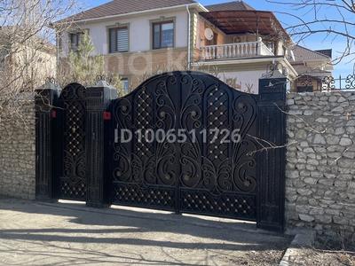 Отдельный дом · 8 комнат · 420 м² · 8 сот., М.Калимова 80 — На набережной возле детской областной больницы за 135 млн 〒 в Атырау, мкр Авангард-3