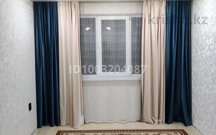 3-комнатная квартира · 62.3 м² · 4/5 этаж, Курмангазы 169 за 21 млн 〒 в Уральске, мкр Школьник — фото 2
