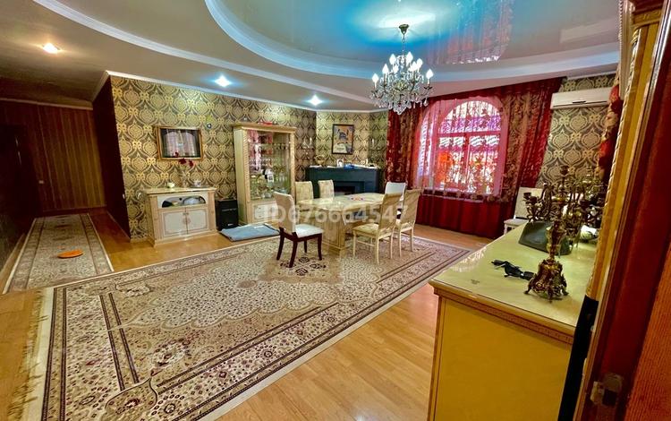 Отдельный дом • 10 комнат • 286 м² • , Гоголя 48 — Бауыржана Момышулы за 100 млн 〒 в Семее — фото 2