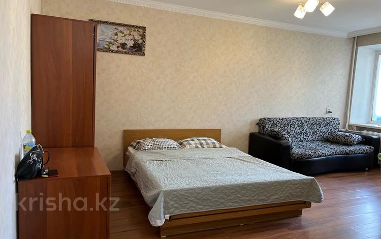 1-комнатная квартира, 35 м², 3/5 этаж посуточно, улица Жамакаева 71 за 8 000 〒 в Семее — фото 33