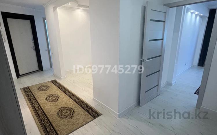 3-комнатная квартира, 67 м², 1/10 этаж, Сибирская 85