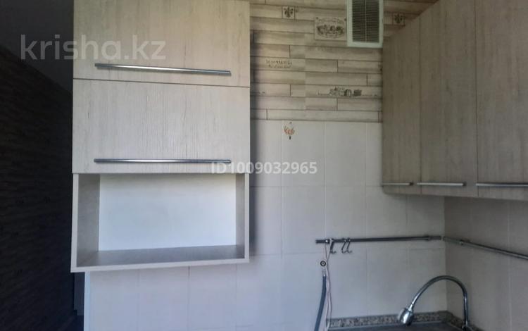 1-бөлмелі пәтер · 40 м² · 4/5 қабат, 11-й микрорайон, 11-й микрорайон — Школа номер40, бағасы: 15.5 млн ₸ в Шымкенте, Енбекшинский р-н — фото 2