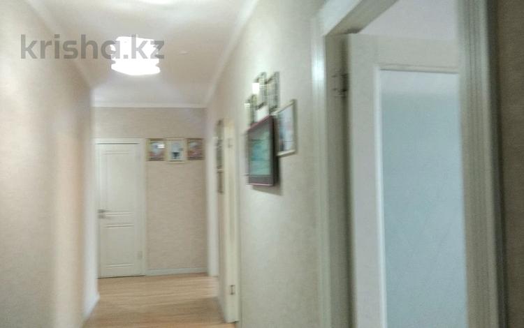 3-комнатная квартира, 80.3 м², 12/12 этаж, Е10 4 — Ильяса Омарова за 40.5 млн 〒 в Астане, Есильский р-н — фото 2