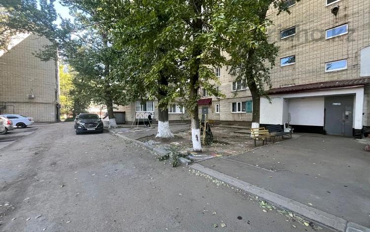 3-комнатная квартира · 63 м² · 8/9 этаж, проспект Абая 50 за 18.5 млн ₸ в Уральске — фото 2