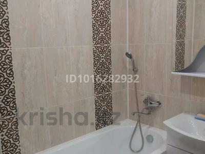 1-комнатная квартира · 34 м² · 2/5 этаж, мкр Михайловка , Аманжолова 71 за 150 000 ₸ в Караганде, Казыбек би р-н