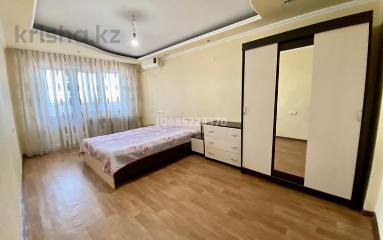 1-комнатная квартира, 35 м², 5/5 этаж посуточно, Сванкулова 4 — 32 квартал за 60 000 〒 в Балхаше — фото 2