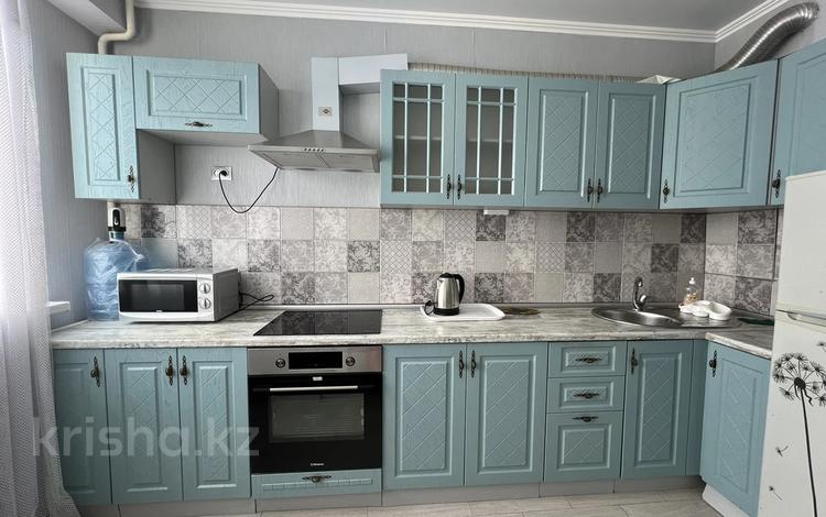 2-комнатная квартира · 52 м² · 10/12 этаж, 12-й мкр 37 за 180 000 ₸ в Актау — фото 6