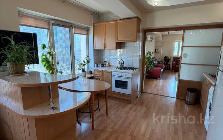 3-бөлмелі пәтер · 105 м² · 5/9 қабат, Самал-1 ш/а. 6, бағасы: 93 млн ₸ в Алматы, Медеуский р-н — фото 15