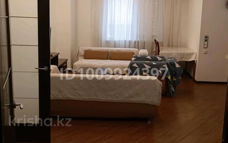 2-комнатная квартира · 70 м² · 2/25 этаж, Абиша Кекилбайулы 270 за 350 000 ₸ в Алматы, Бостандыкский р-н — фото 2