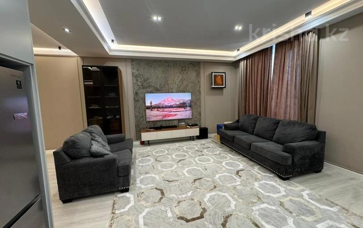 4-бөлмелі пәтер · 200 м² · 2/3 қабат, Аскарова 55/1 к1, бағасы: 450 млн ₸ в Алматы, Бостандыкский р-н — фото 3
