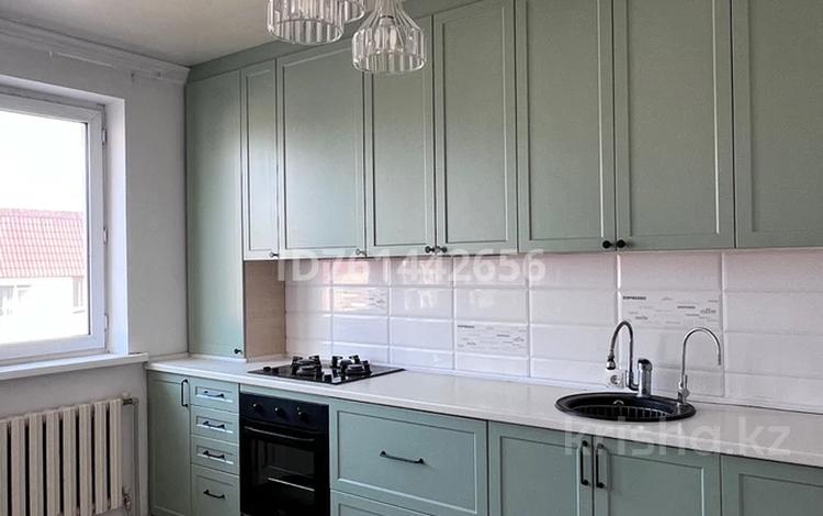 3-комнатная квартира · 87 м² · 5/5 этаж, мкр Думан-2 за 300 000 ₸ в Алматы, Медеуский р-н — фото 2