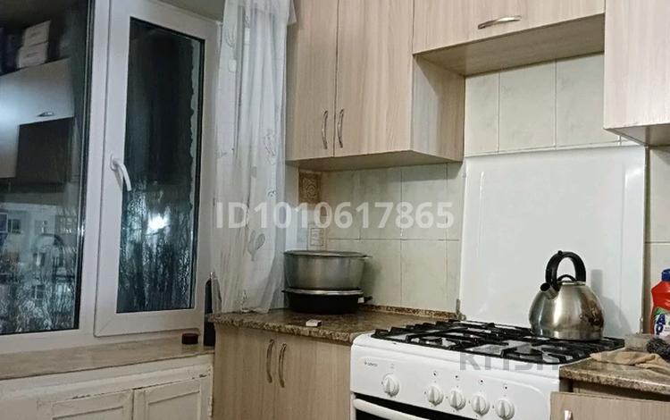 2-комнатная квартира · 42 м² · 4/4 этаж, Косманавтов — 15-мектептің жанында орналасқан, остановка ға жақын за 7.6 млн 〒 в Рудном — фото 2