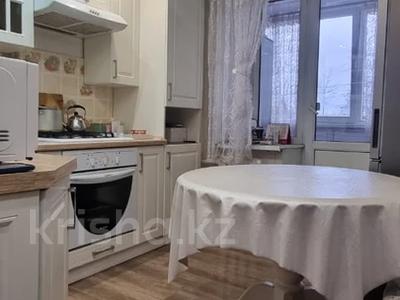 3-комнатная квартира · 50 м² · 1/5 этаж, Батыр Баян 66 — Вокзал 17 школа Пирамида за 22.4 млн 〒 в Петропавловске