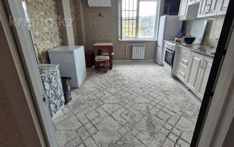 1-комнатная квартира · 50 м² · 9/10 этаж, Увалиева 8 за 18.5 млн ₸ в Усть-Каменогорске — фото 2