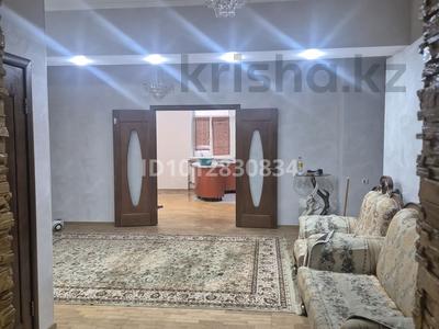 4-бөлмелі пәтер · 235 м² · 2/5 қабат, 13-й мкр 21, бағасы: 500 000 ₸ в Актау