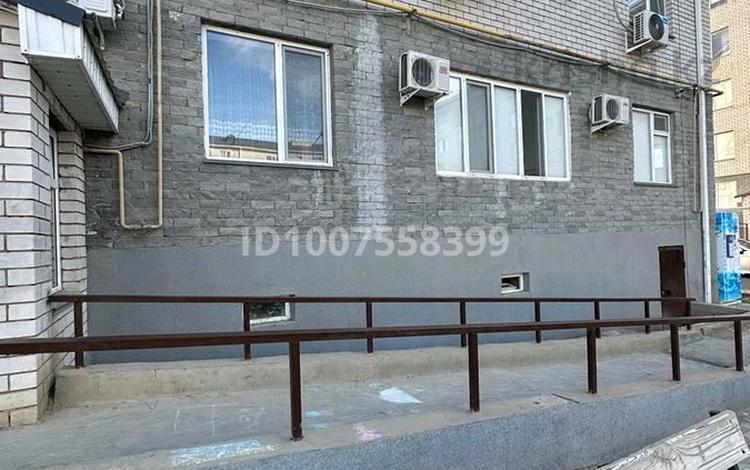 3-комнатная квартира · 81 м² · 1/5 этаж, мкр Береке 5 за 35 млн ₸ в Атырау — фото 2