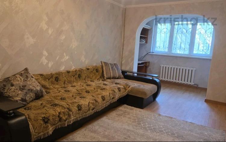 2-комнатная квартира · 50 м² · 2/5 этаж, 8 мкр д 11 11 за 180 000 ₸ в Шымкенте — фото 2