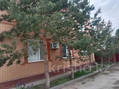 Аренда домов или дач посуточно в Актюбинской обл.: Дом · 5 комнат · 300 м², Сазда-3, Газизы Жубанова за 65 000 〒 Дом · 5 комнат · 300 м², Сазда-3, Газизы Жубанова за 65 000 〒 в Актобе