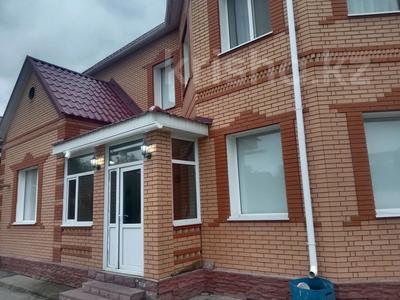 Аренда домов или дач посуточно в Актюбинской обл.: Дом · 5 комнат · 300 м², Сазда-3, Газизы Жубанова за 65 000 〒 Дом · 5 комнат · 300 м², Сазда-3, Газизы Жубанова за 65 000 〒 в Актобе