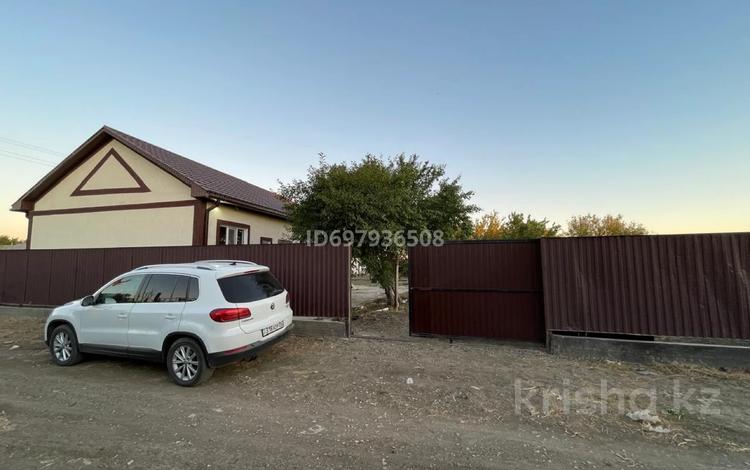 Часть дома · 4 комнаты · 77.5 м² · 12.5 сот., Строитель 141 — С.о. Строитель, д. 141 за 12 млн ₸ в Алмалы — фото 2