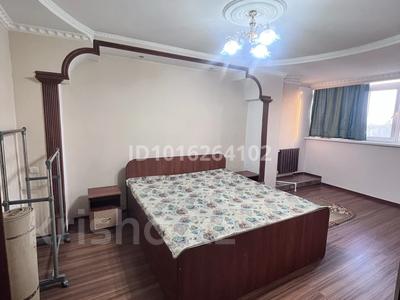 3-бөлмелі пәтер · 101 м² · 4/9 қабат, 12 ш/а. — Возле ТД Айда, бағасы: 250 000 ₸ в Актобе, мкр 12