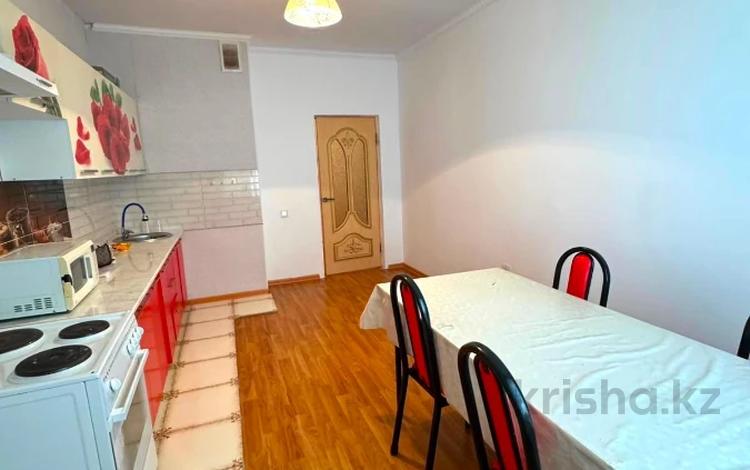 2-бөлмелі пәтер · 72 м² · 6/16 қабат, Алмагүл ш/а. 22, бағасы: 20 млн ₸ в Атырау, мкр. Алмагуль — фото 2