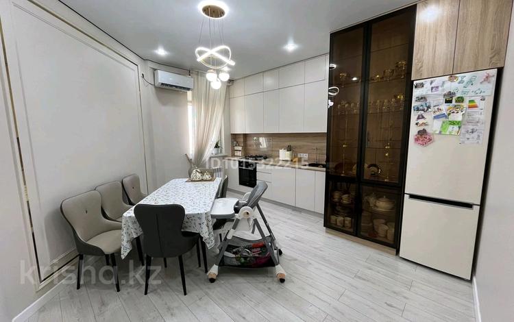 3-бөлмелі пәтер · 94 м² · 4/5 қабат, Самал ш/а., мкрн Самал 15, бағасы: 38 млн ₸ в Атырау, мкр Самал — фото 2