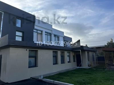 Аренда квартир в Алматы: 2-комнатная квартира · 70 м² · 1/2 этаж, мкр Хан Тенгри 119 Б — Вдоль улицы возле кафе Bayrdaq за 280 000 〒 2-комнатная квартира · 70 м² · 1/2 этаж, мкр Хан Тенгри 119 Б — Вдоль улицы возле кафе Bayrdaq за 280 000 〒 в Алматы, Бостандыкский р-н