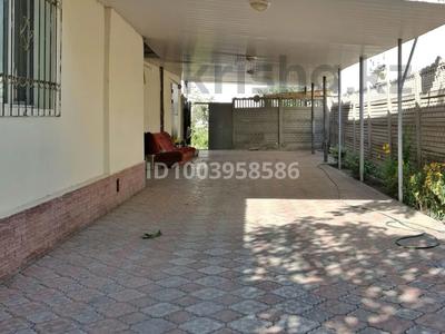 Отдельный дом · 4 комнаты · 140 м² · 6 сот., мкр Жалпак-Тобе, Переулок Курмангазы — Мечети за 23 млн 〒 в Таразе