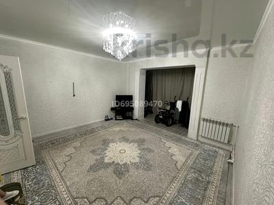 4-комнатная квартира · 86 м² · 1/9 этаж, Алашахана — Рынок Шаруа, Мерей магазин Мечта за 33 млн 〒 в Жезказгане