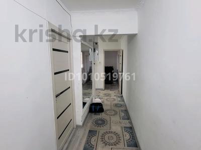 3-комнатная квартира · 72 м² · 2/5 этаж, Кенесары 26 — Самалдагы ерганат магазиндеги дом за 16 млн 〒 в Туркестане