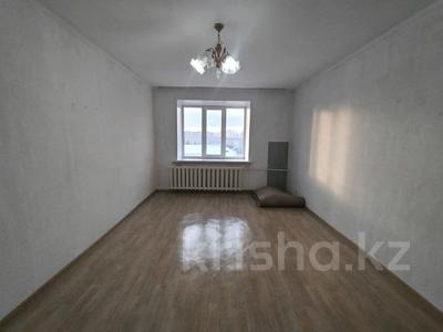 1-комнатная квартира, 34 м², 5/5 этаж помесячно, Протазанова 3 за 70 000 〒 в Усть-Каменогорске